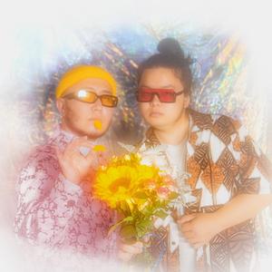 老阿姨露沟色图
