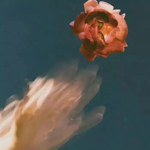 老阿姨露沟色图
