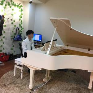 老阿姨露沟色图
